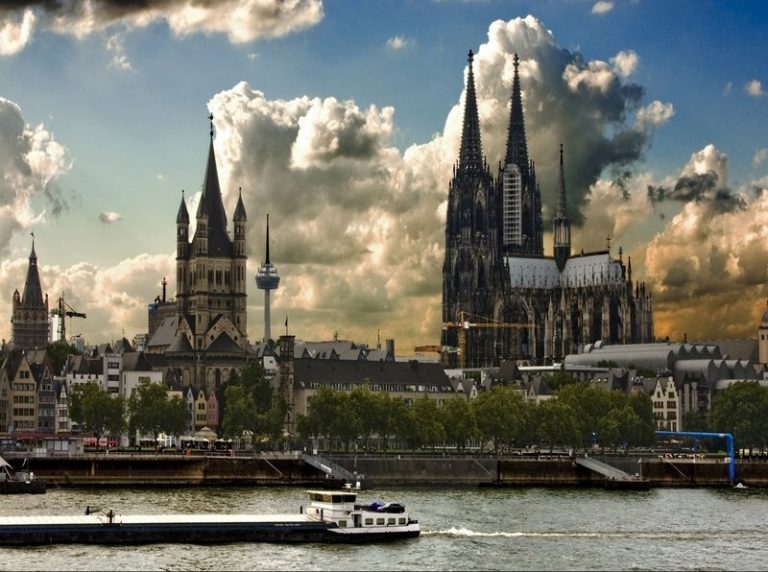 The relationship dilemma from Cologne city