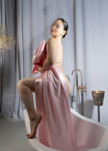 sultry escort lady
